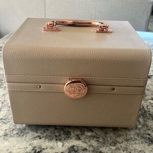 Caboodle Lifestyle Train Case